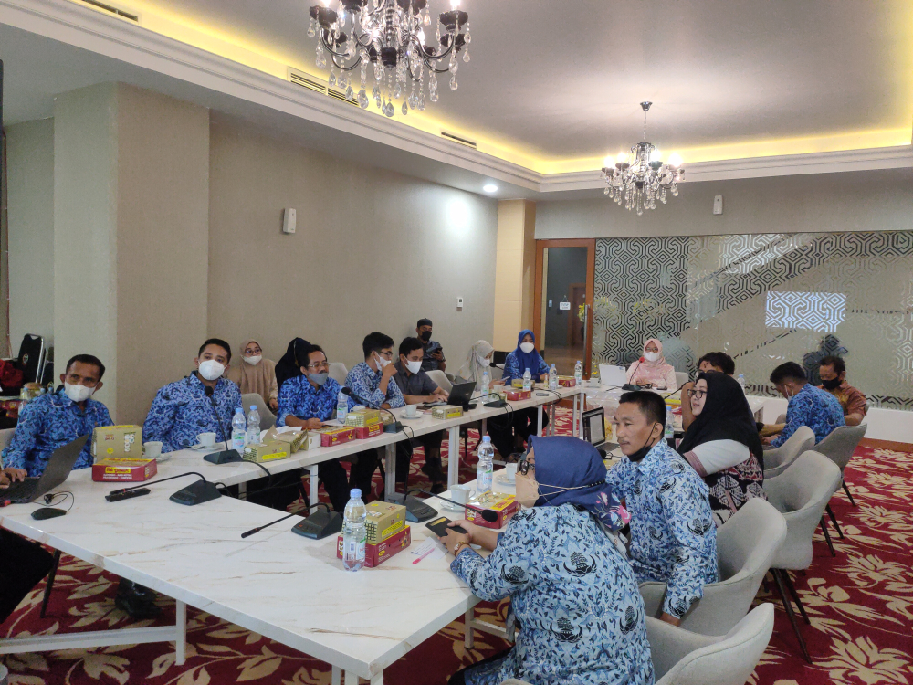 KI SULSEL- YASMIB BERIKAN PENDAMPINGAN PENYUSUNAN SOP LAYANAN INFORMASI